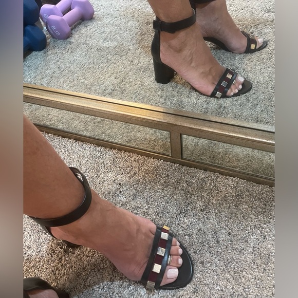 Stuart Weitzman Size 9 Black ankle strap sandal - Picture 7 of 8